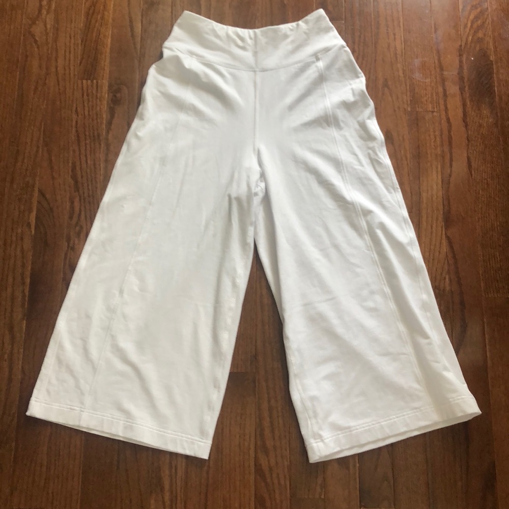 NWOT Lululemon culottes